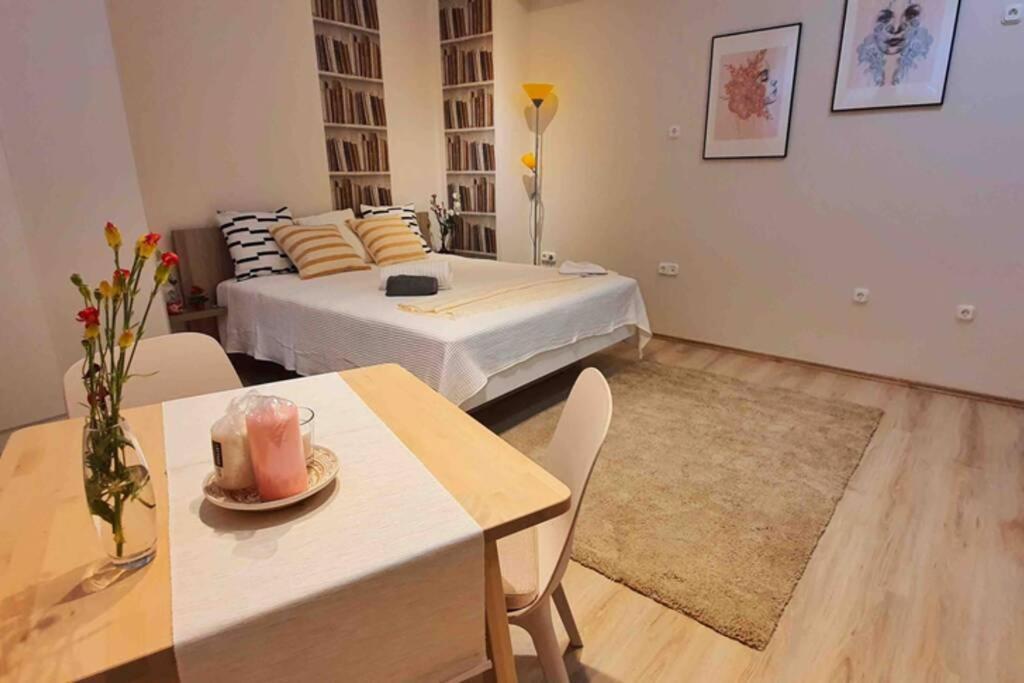 Studio Flat In The Center Of Budapesta Exterior foto